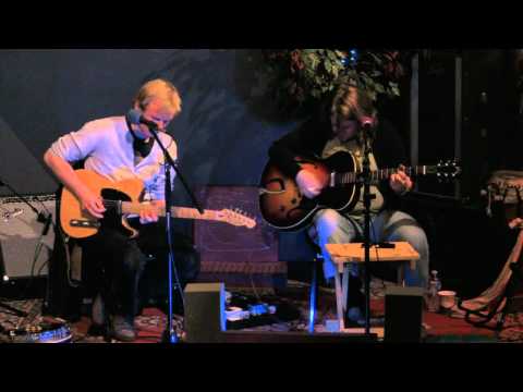 Colleen Myhre: "Gonna' Lay Down My Old Guitar" (wi...