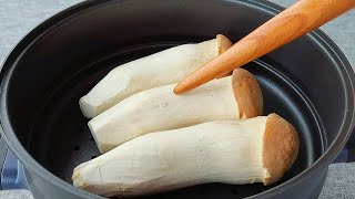 【小穎美食】杏鮑菇放鍋中蒸一蒸,沒想到這麼好吃,上桌就光盤,天天吃都不膩 【小穎美食】杏鮑菇放鍋中蒸一蒸,沒想到這麼好吃,上桌就光盤,天天吃都不膩