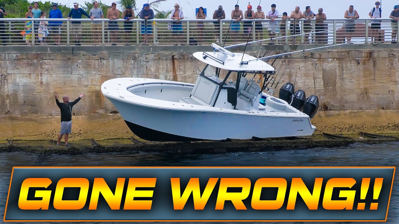 BOAT CRASHES INTO SEAWALL AT BOYNTON INLET !! | HAULOVER BOATS | WAVY BOATS