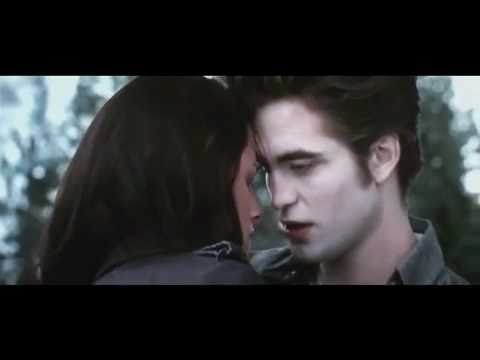 New Moon - Edward and Bella Parking Lot Scene