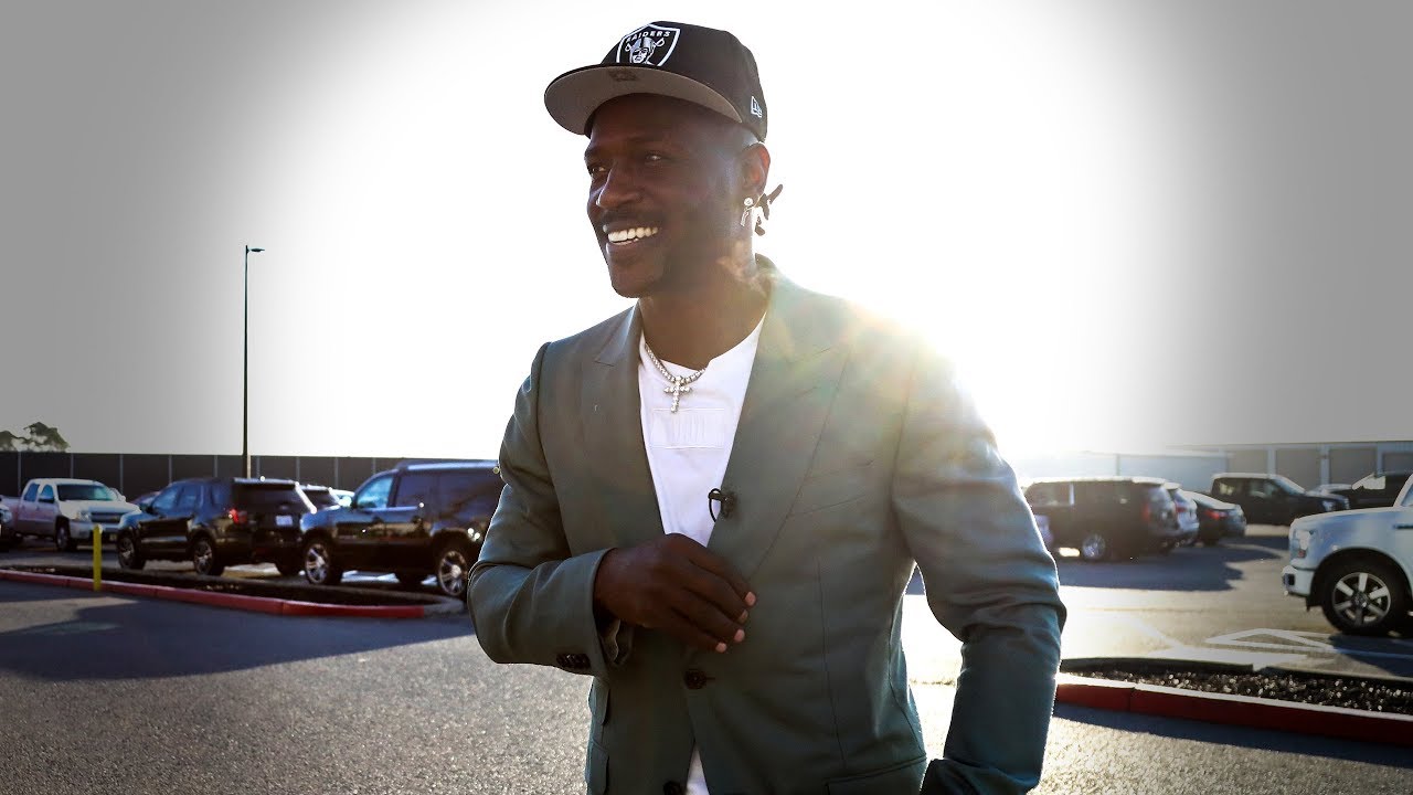 Antonio Brown arrives at Raiders HQ