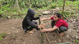 Daily life in the tropical forest, how girls and boys tightly grasp bamboo chopsticks