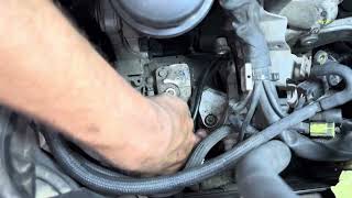 видео: Как снять теплообменник с масляным фильтром 651 - двигатель, Mercedes W212 картинка: Как снять теплообменник с масляным фильтром 651 - двигатель, Mercedes W212