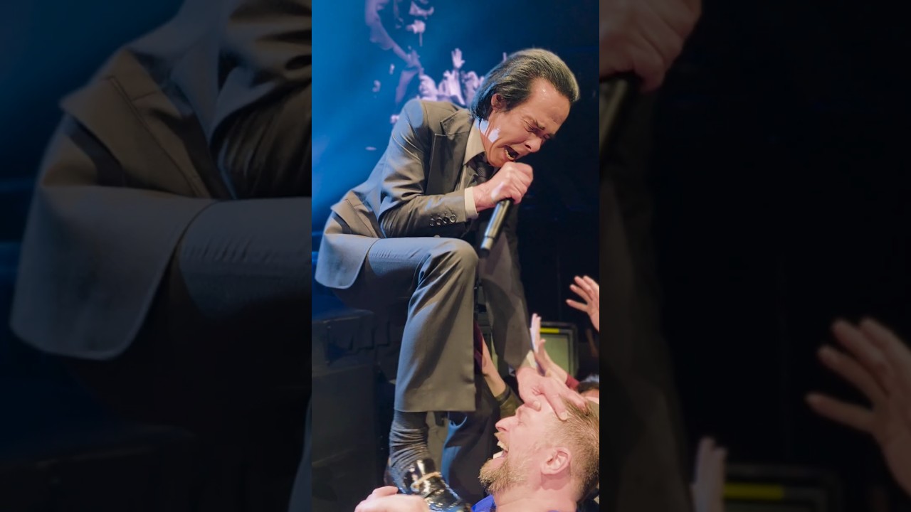 Guarda Nick Cave & The Bad Seeds - From Her To Eternity (Barclays Center 2025) su YouTube Guarda Nick Cave & The Bad Seeds - From Her To Eternity (Barclays Center 2025) su YouTube