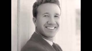 Video thumbnail of "Marty Robbins -- Love Me"