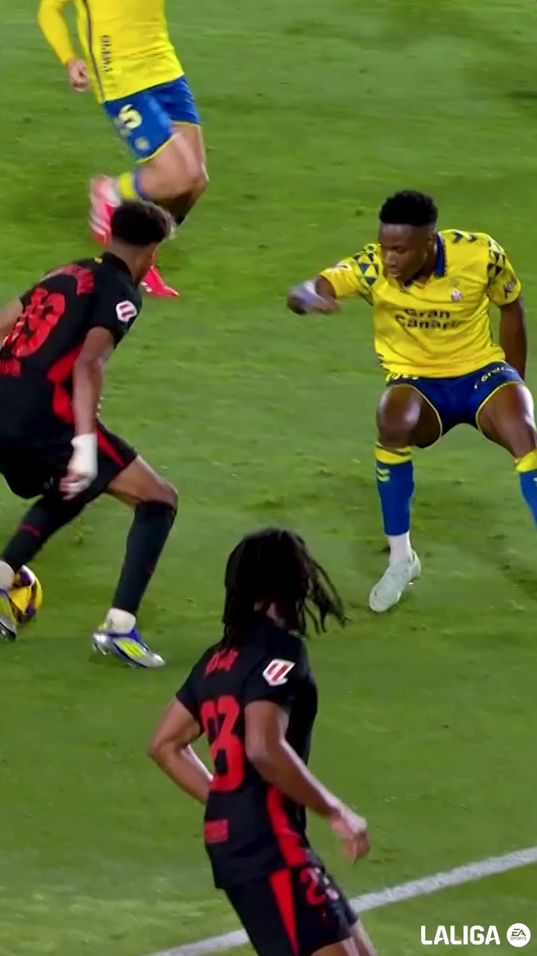Olmo wastes no time ⌚? #shorts #fcbarcelona #laligahighlights