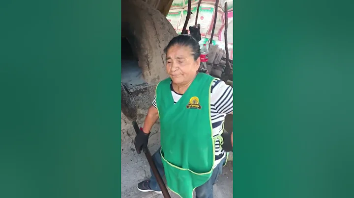 Elaboracin de Gorditas (semas de trigo) en la Tene...