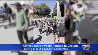 'Full House' actress Jodie Sweetin shoved to ground by LAPD officers