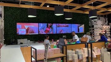 Digital Signage - Promotional Screens: Synced Multi-Screen