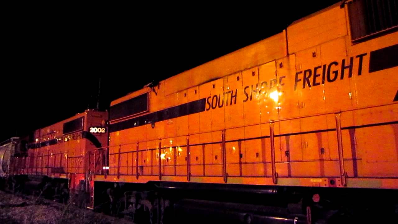 CSS GP38-2's in FULL THROTTLE! - YouTube