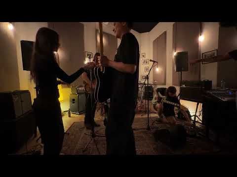 Sun Cult & The Social Sluts – Live at Castalian Spring, Berlin