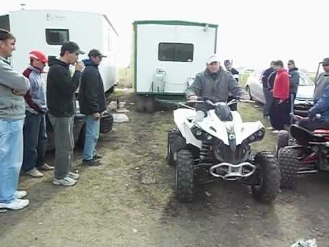 Can-Am Renegade 500 vs Casilla enterrada atras - YouTube