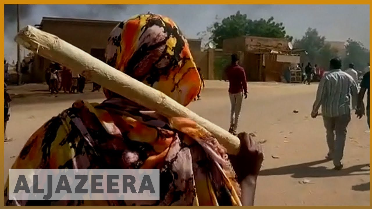 احتجاجات في السودان ودعوات لاستقالة الرئيس | الجزيرة الإنجليزية