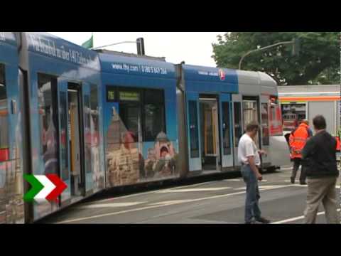 Bus gegen Straenbahn: Ein Toter, mehrere Verletzte - Dsseldorf