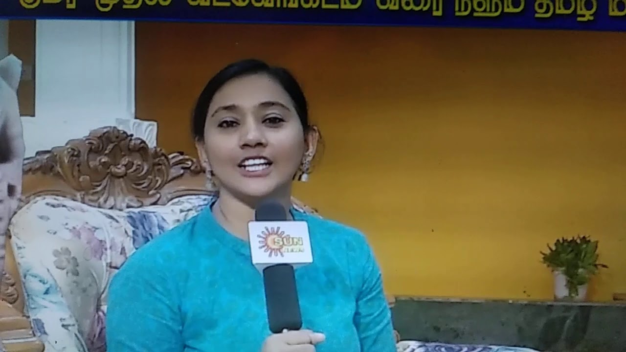 Professor Is Telling Vanakkam By Raising His Hands But That Woman