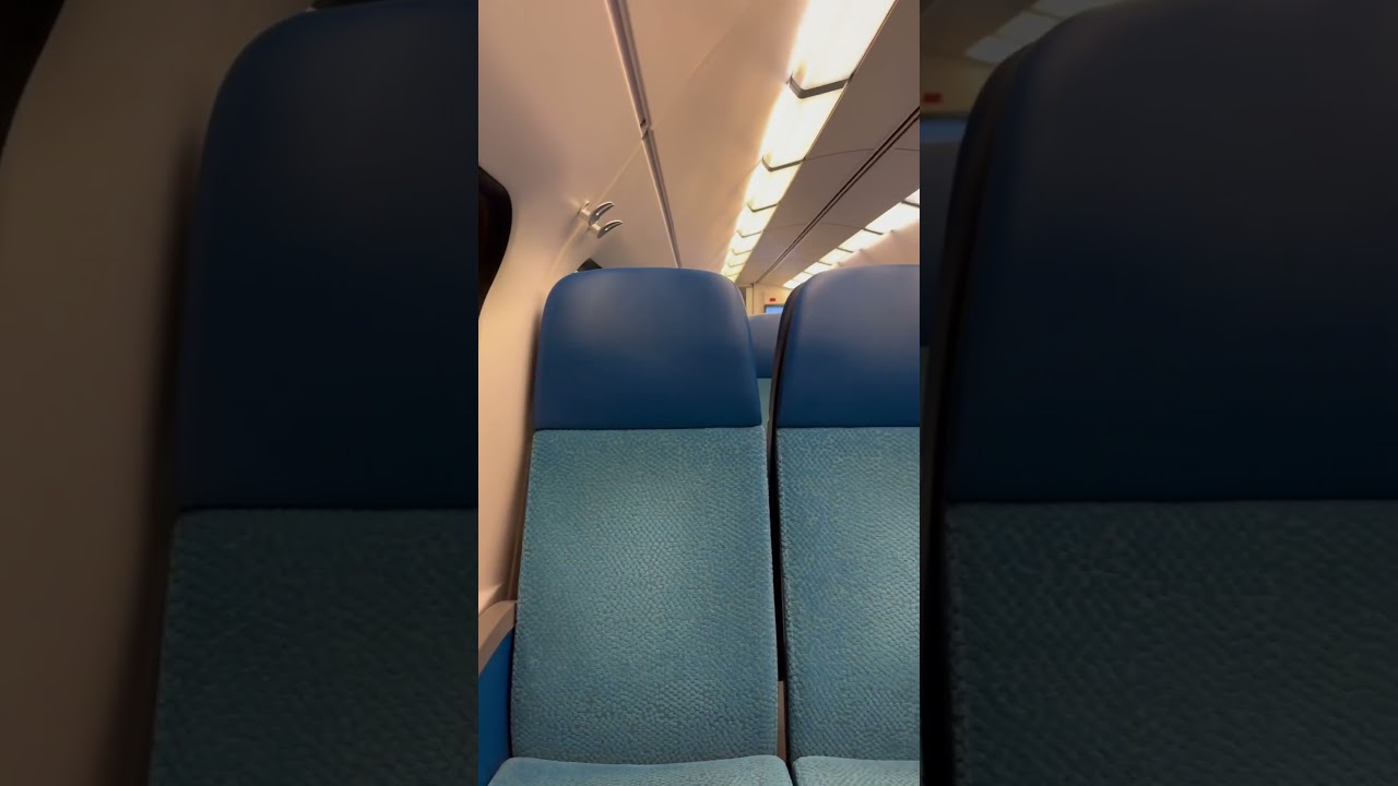 VIRM 4 zo vroeg in de ochtend geeft me een beetje backrooms vibe