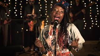 Shirley Davis &amp; The SIlverbacks - Wild Girl (Live Session)