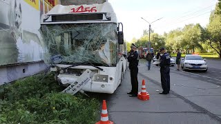 Авария с автобусом в Череповце!