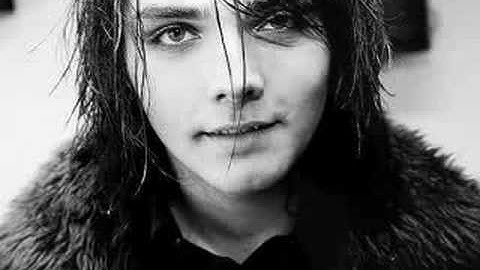Gerard Way Being Hot