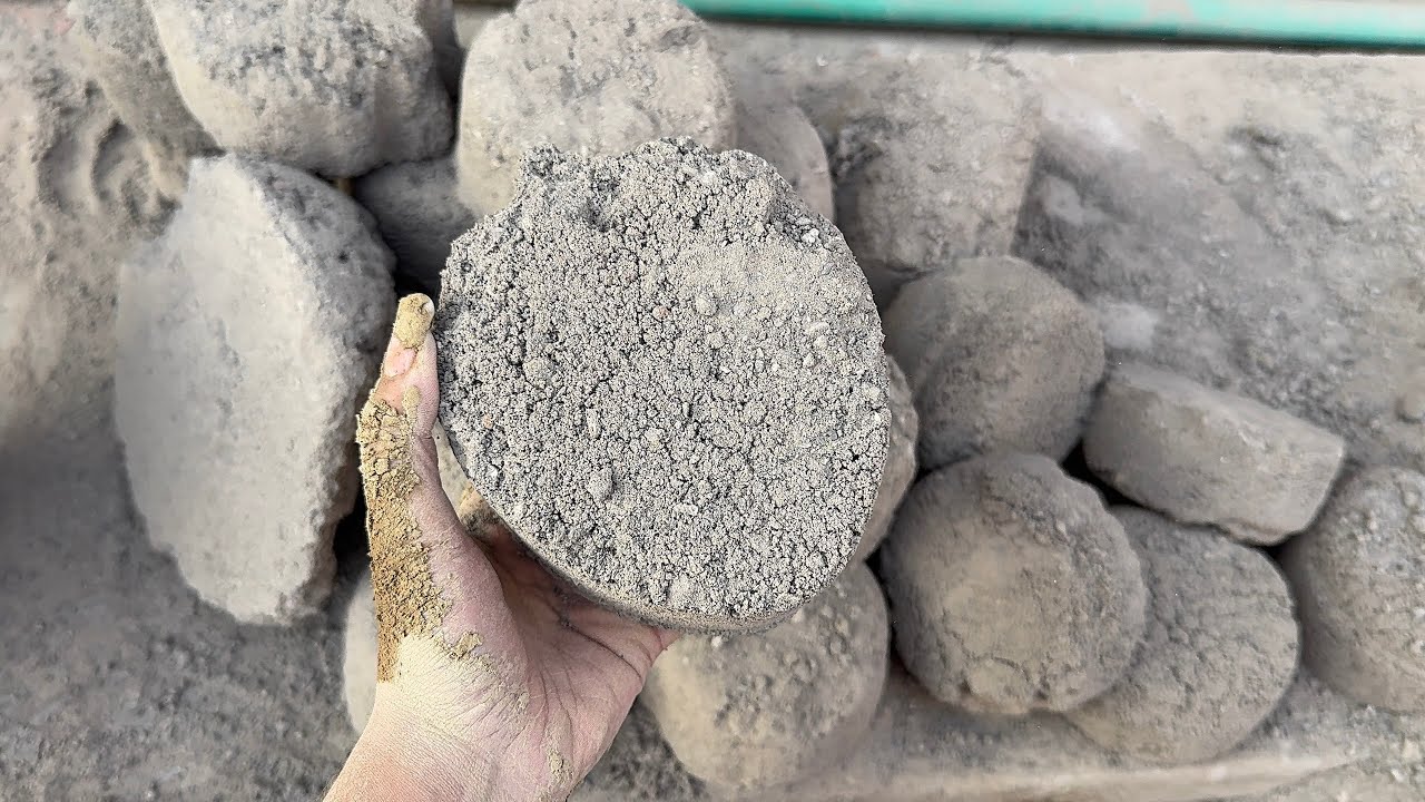 New crumbling video of gritty texture dry floor crumbling 🔥super satisfying 