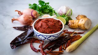How to Make Red Curry Paste - Easy vs Traditional Way screenshot 3