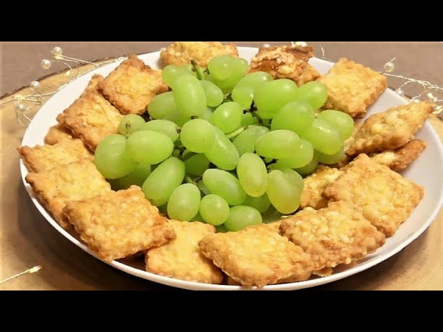 Cambom Käsereibe Mit Handkurbel – 5 Austauschbare Klingen, Rutschfester Saugfuß, Für Käse, Gemüse & Nüsse, Blau