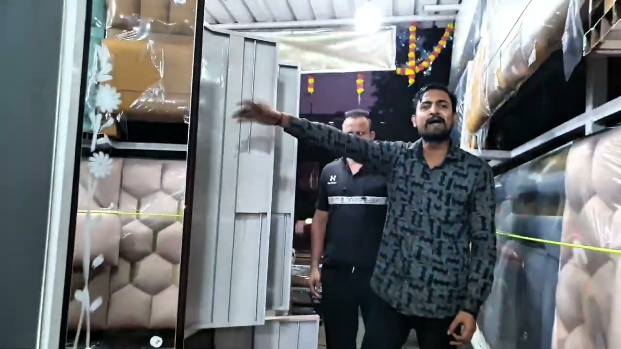 दिल्ली के रघुबीर नगर मार्केट में सोफा सेट सबसे सस्ता मिलता ही 