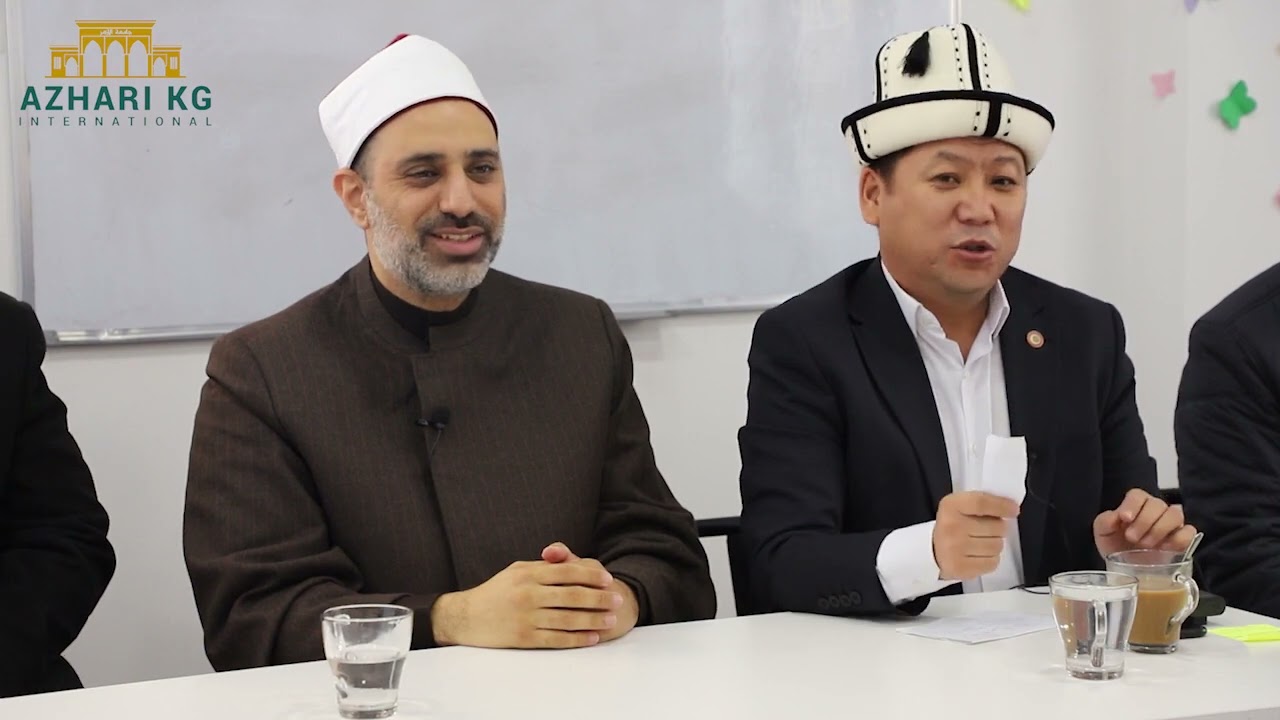 هل تشرحون لنا مسألة الرحمن على العرش استوى؟ وأحيانا يسألنا الأطفال أين الله فكيف نجيب؟