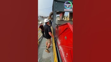 Sàng khử nước của máy nghiền cát nhân tạo.