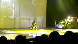 Digger and motorbike stunt at Top Gear Live @ MPH Show 2010
Digger and motorbike stunt at Top Gear Live at MPH Show 2010 Digger and motorbike stunt at Top Gear Live @ MPH Show 2010
