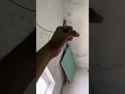 عند تمديد ماسورة الاستحمام الدش المطري ضرورة تثبيتها عن طريق كليبسات حديد