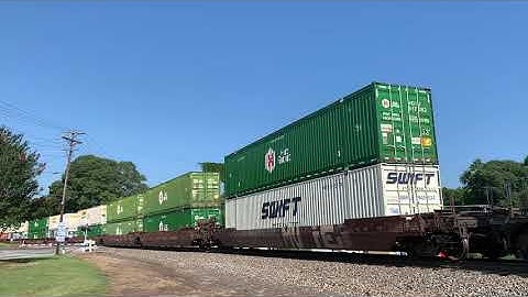 Super short NS 204 Intermodal through Duncan, SC