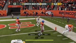 De'Vondre Campbell making people miss on the INT return.