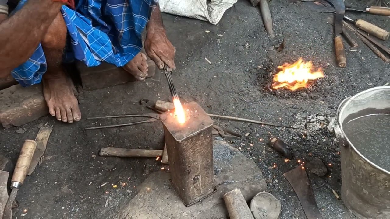 মাছ ধরার জন্য রিকশার spoke দিয়ে কোচ বানানো