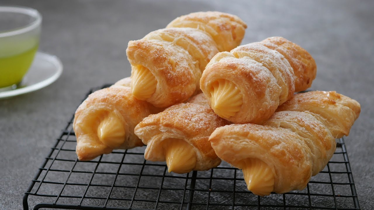 簡単!レンジで出来るカスタードクリーム♪冷凍パイシートでサクサクパイコロネの作りも紹介 | Custard Cream Pie Cornets