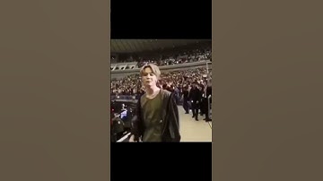 when Jimin leaned into the crowd to show how respectful fans are❤️💜 #shorts#viral#bts#jimin#btsarmy