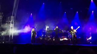 Video thumbnail of "The xx: Dangerous (LIVE 2017)"