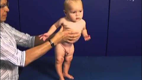 6 Month Old Babies in Standing Position, Typical and Atypical Comparison - DayDayNews