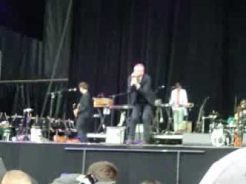 "Graceless" Performance by The National