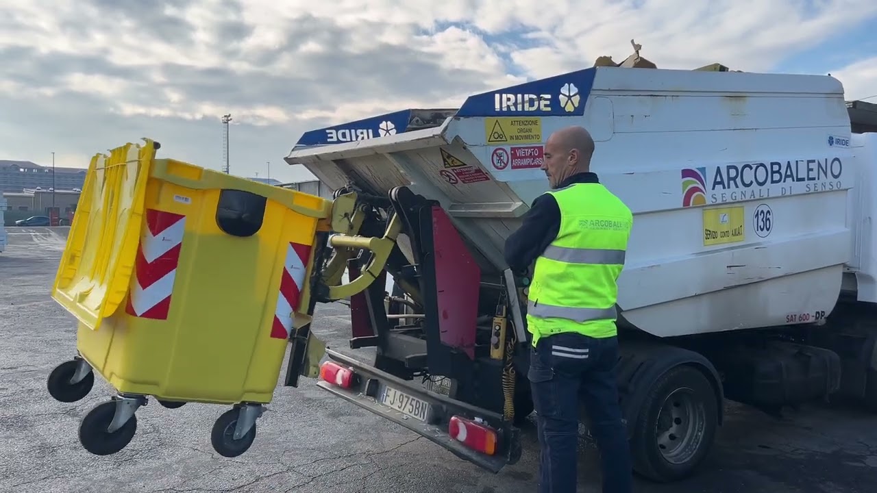 Il viaggio di una scatola di cartone: dalla produzione al macero e al riciclo