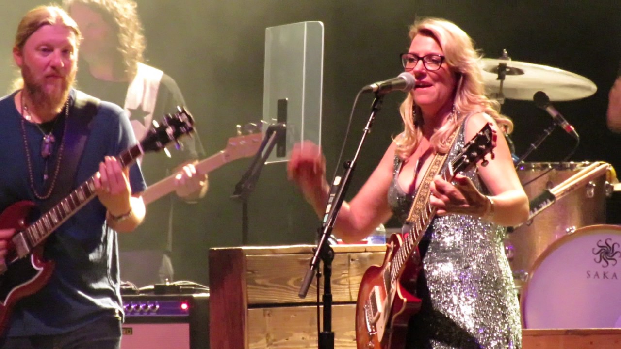 Tedeschi Trucks Band Let Me Get By 7317 Youtube 