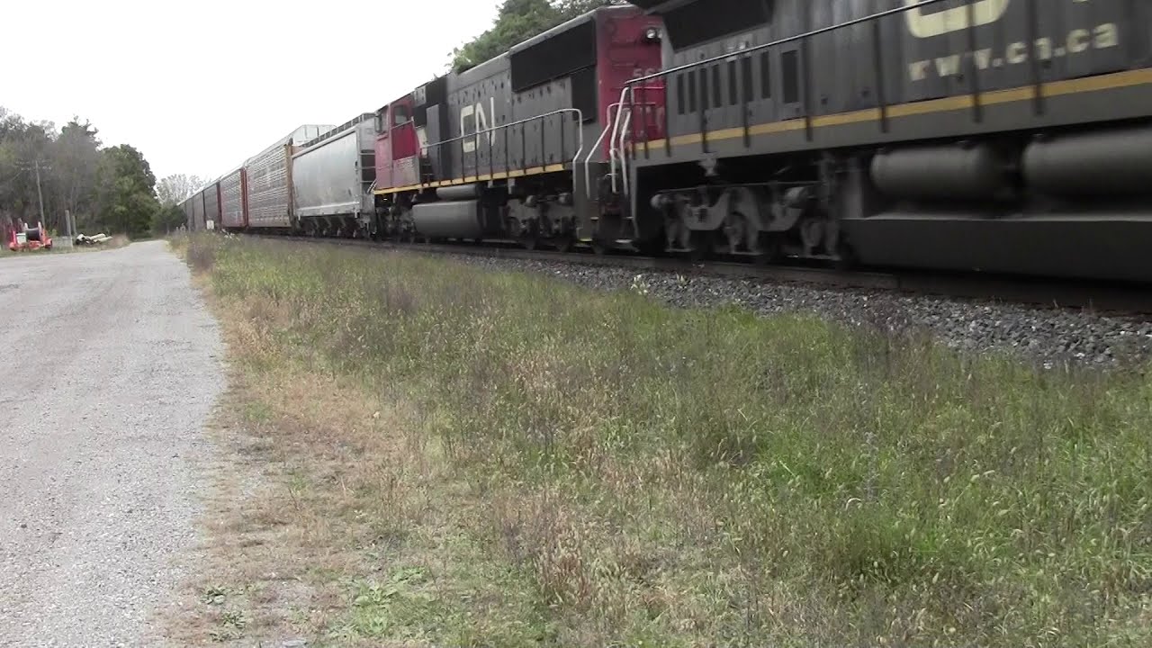 Cn 330 Cn 2041 Cn 5678 at Beachville Ontario October 21 2018