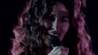 Video thumbnail of "Eleftheria Arvanitaki - Tis Kalinichtas Ta Filia (Dromoi Paralliloi Tour 2006)"