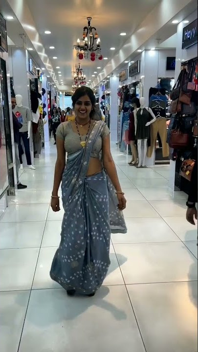 Saree Hot walk #hot #trending #shorts #saree #navel