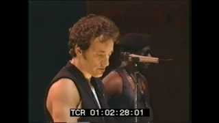 Watch Bruce Springsteen Follow That Dream video