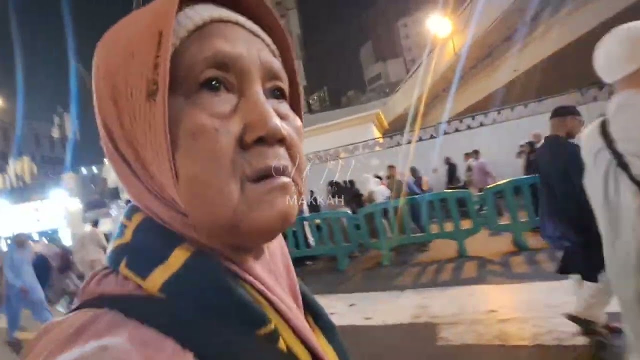 KASIHAN IBU TERPISAH DGN KAWAN ]UMI TES TAU GK YA ARAH PULANG KE HOTEL REUPLOAD
