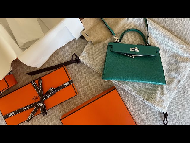 Unboxing my new hermes kelly with me💕 so in love with this purple col