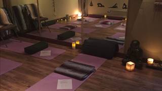 2000s candlelit yoga aesthetic 🕯️