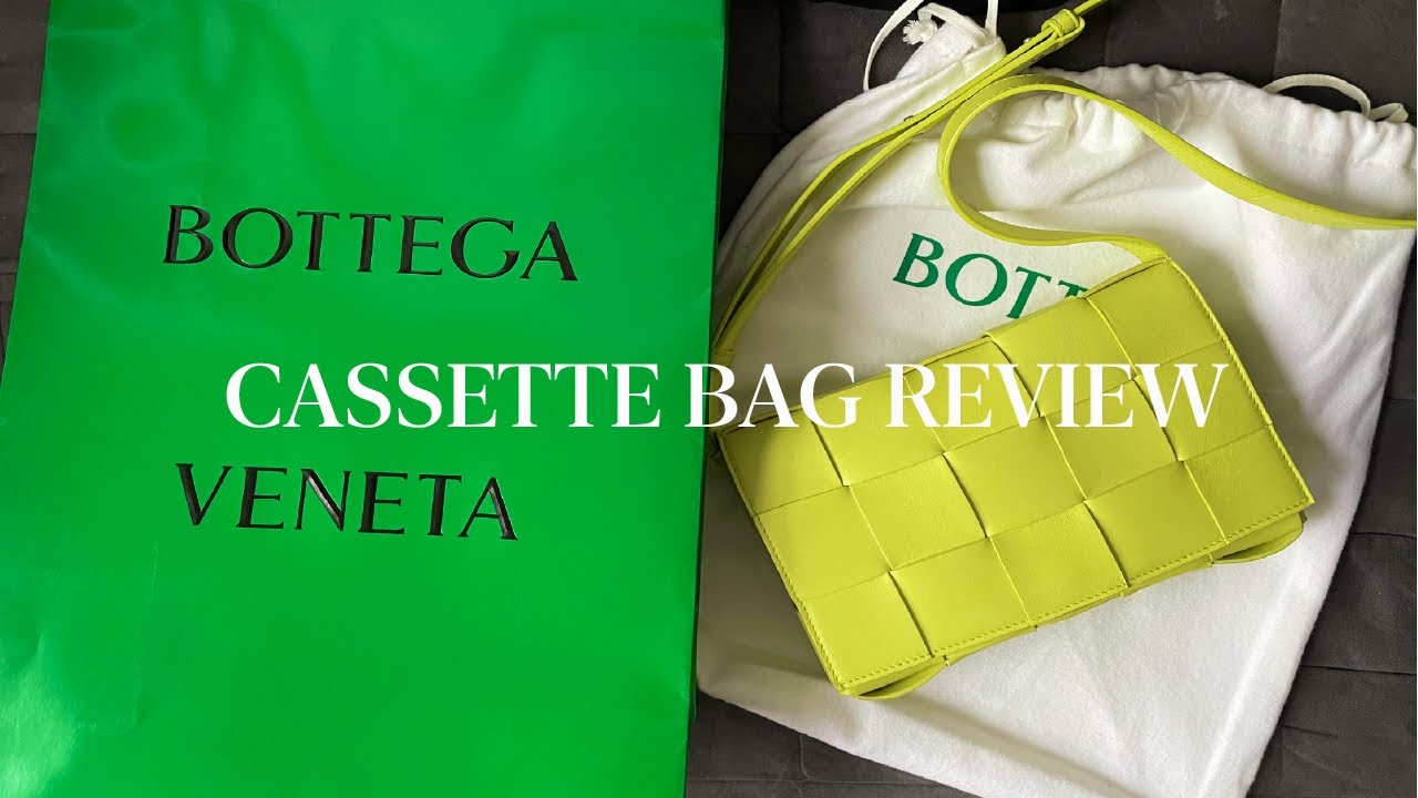 WHATS IN MY BAG + MINI REVIEW  BOTTEGA VENETA MINI CASSETTE BAG
