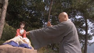 Kung Fu Movie!Girl saved by young monk is Maiden of Heavenly Mountain,passing on her skills to him!